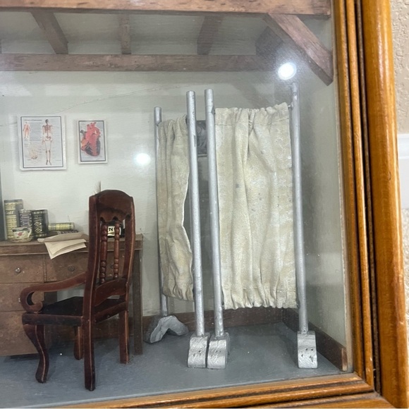 Vintage Miniature Shadow Box Doctor/ Physician’s Office Diorama 13x9x5 Framed, - Picture 11 of 14